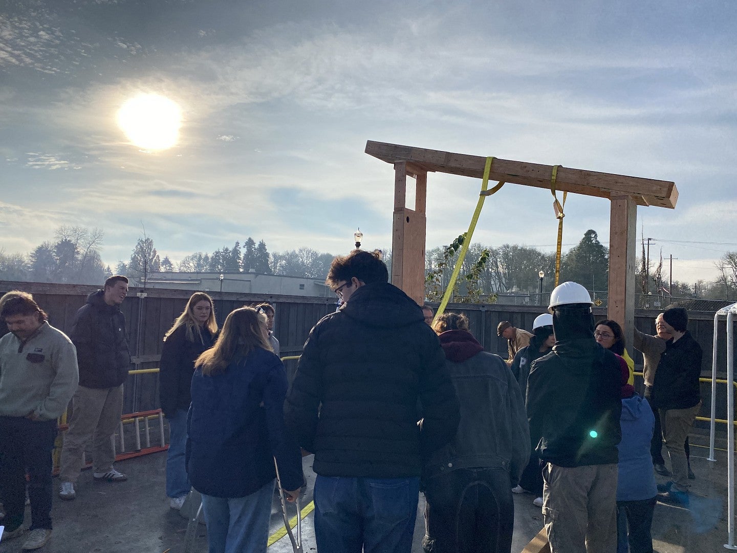 Presentation of the outdoor shelter in Silverton.